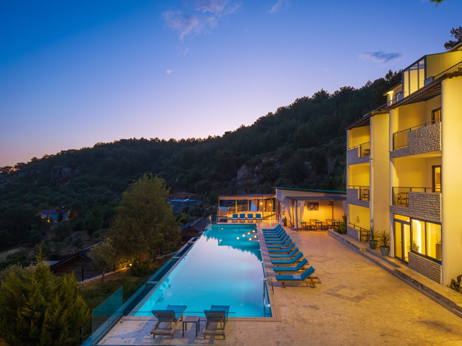 Turquoise Retreat havuz ve manzara